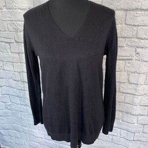 H&M women S classic vneck longsleeve black sweater